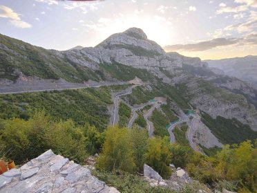 Góry Przeklęte (Prokletije) – surowy, spektakularny odcinek motocyklowej podróży zagranicznej Caravana Wyjazdy Motocyklowe.
