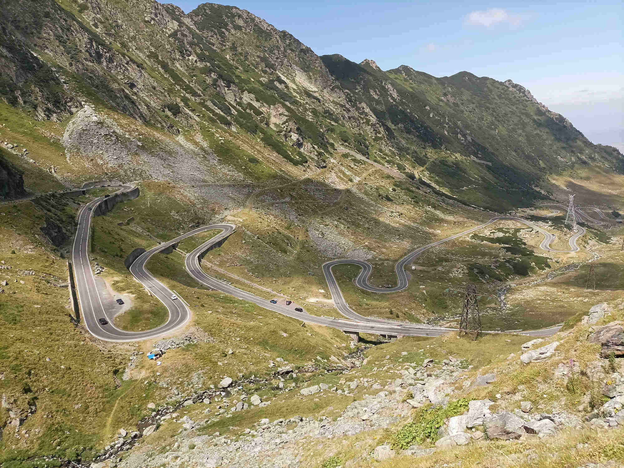 Górskie serpentyny na trasie motocyklowej w Rumunii – najlepsze trasy motocyklowe w Europie z Caravana Wyprawy Motocyklowe