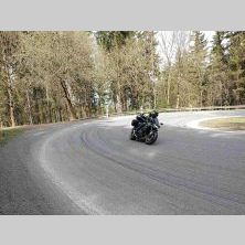 Motocyklista wracający do Polski po wyprawie motocyklowej po Europie – Caravana Wyjazdy Motocyklowe